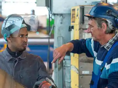 Hilfe gegen den Fachkr&auml;ftemangel in Ostfriesland: ausl&auml;ndische Arbeitnehmer.