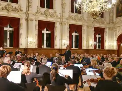 Nach drei Jahren spielte das Oldenburgische Schlossorchester wieder vor gro&szlig;em Publikum im Oldenburger Schloss.
