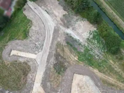Das neue Baugebiet s&uuml;dlich der Norderb&auml;ke aus der Luft: Den Verlauf der Stra&szlig;en kann man bereits erkennen.