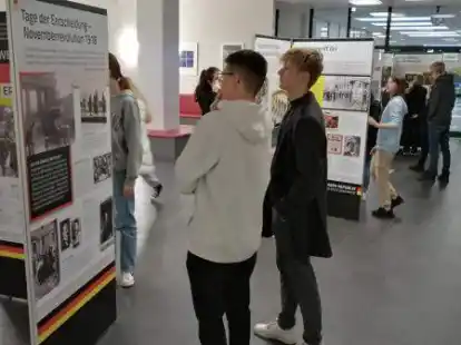 Nicht nur f&uuml;r Sch&uuml;lerinnen und Sch&uuml;ler: Am Gymnasium Wildeshausen ist aktuell eine Wanderausstellung zur Weimarer Republik zu sehen.