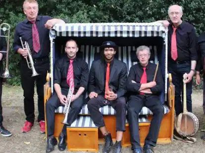 Die Cloppenburger Band &bdquo;Hot Jazz Stompers&ldquo; tritt in der Kreismusikschule Wildeshausen auf.