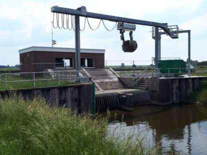 Mitten in einem Niederungsgebiet: das Sch&ouml;pfwerk Kleine Knockster Sielacht.