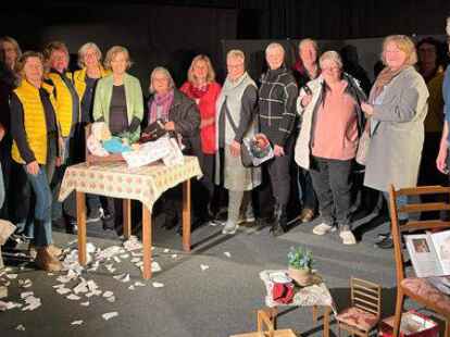 Ein gro&szlig;er Erfolg war der Puppenspielabend im G&uuml;terschuppen des Theaters Fatale.