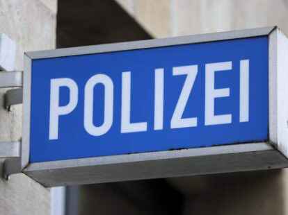 Die Polizei in Hude bittet um Hinweise, nachdem ein angeblich geh&ouml;rloser Mann nach Geldspenden gefragt hat.