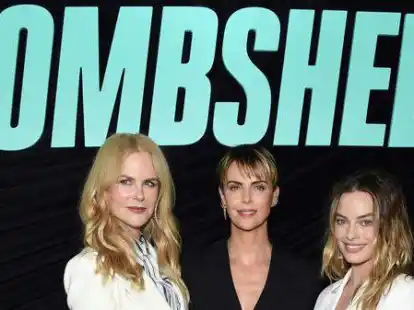Nicole Kidman, Charlize Theron und Margot Robbie (von links) spielen in dem Film &bdquo;Bombshell&ldquo; mit.