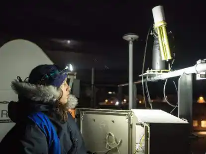 Fieke Rader hat auf der arktischen AWIPEV-Station gearbeitet und wird in Oldenburg von ihren Erfahrungen berichten.