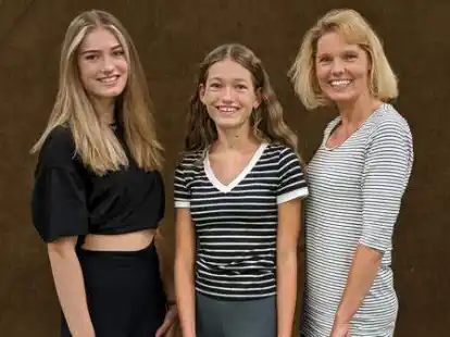 Trainieren die Tanzgruppen: Malina, Talia und Anja Wessels