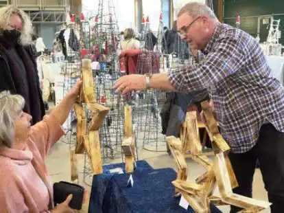 Dekoratives f&uuml;r Weihnachten gab es unter anderem beim Wintermarkt in der Urban-Halle in W&uuml;sting.