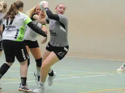 Die HSG Unterweser (am Ball, hier im Spiel gegen Neerstedt) feierte einen klaren Sieg.