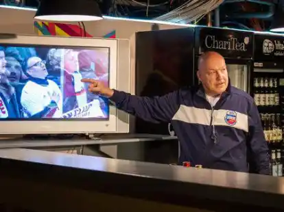 Da geht&rsquo;s lang: Matthias Kleinert gibt als Trainer die Richtung des Abends vor.