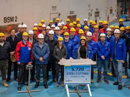 Zum Baubeginn gab es gut gelaunte Gesichter auf der Papenburger Meyer Werft. Bild: Meyer Werft