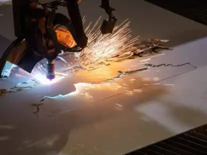 Mit dem Brennstart wird der Bau eines Kreuzfahrtschiffes offiziell eingeleitet, so auch f&uuml;r die &bdquo;Silver Ray&ldquo; am Mittwoch.