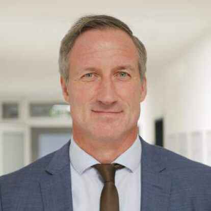 Tritt im Januar seinen Posten als Geschäftsführer der Trägergesellschaft der Kliniken in Emden, Aurich und Norden an: Diplom-Ökonom Dirk Balster aus Chemnitz.