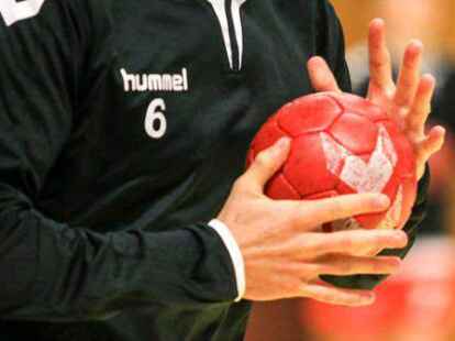 In Altj&uuml;hrden und in Jever wird wieder zum Ball gegriffen.