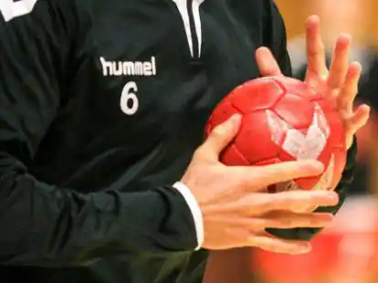 In Altj&uuml;hrden und in Jever wird wieder zum Ball gegriffen.