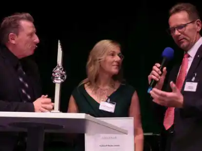 Aus der Garage auf den Weltmarkt: Wobei die Garage in diesem Fall das Wohnhaus der Eltern in Cloppenburg ist. Als Unternehmen des Jahres 2022 wird Kalkhoff ausgezeichnet.