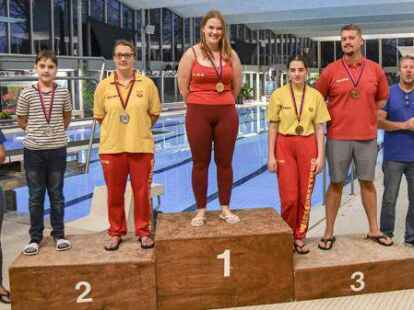 Die Sieger des 24-Stunden-Rennes stehen fest. Auf dem Treppchen standen die DLRG-Mitglieder Marie Sch&uuml;tte, Aylin Str&uuml;bing und auch Sven Wildeboer, die Platz eins bis drei belegten.
