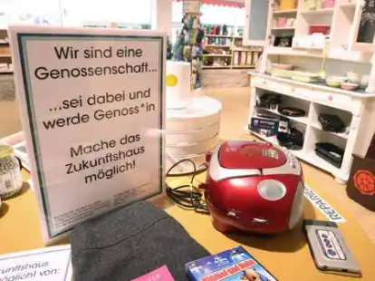 In den R&auml;umen des Zukunftshauses wird f&uuml;r die Teilnahme an einer Genossenschaft geworben. In dem Laden ist es m&ouml;glich Gegenst&auml;nde zu mieten, zu tauschen oder auch reparieren zu lassen.