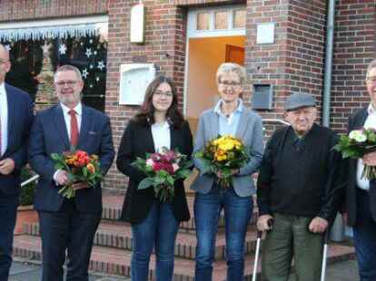 Ehrenamtliches Engagement wird ausgezeichnet (von links) B&uuml;rgermeister Lars Krause ehrte Siegfried Chmielewski, Julia Ha&szlig;, Ingeburg Decker, Hans-Hermann K&ouml;ster und Hartmut B&ouml;hmann.