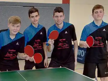 Ein starkes Team: die Talente des Elsflether TB mit (von links) Daniel Schildt, Alexander Ettel, Walter Schwab und Symen K&ouml;ster