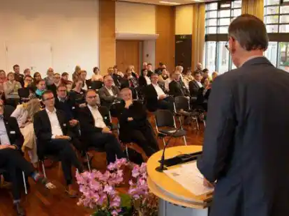 Kamen aus ganz Niedersachsen und dem Bundesgebiet: 80 Teilnehmende der Caritas-Fachtagung zum Thema &bdquo;Profilbildung&ldquo;