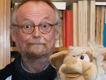 F&uuml;r viele Kinder ein echten Highlight: Pastor Reiner Backenk&ouml;hler und Schaf Dumdidum