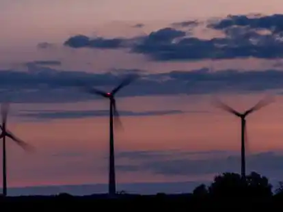 In der Gemeinde Uplengen sind drei Windenergieanlagen genehmigt worden. Dagegen hat der NABU nun Widerspruch eingelegt.