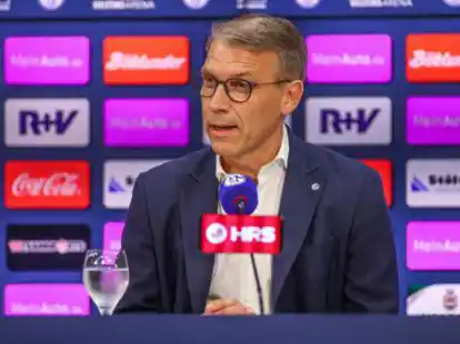 Peter Kn&auml;bel, Sportvorstand des FC Schalke 04. Foto: Tim Rehbein/dpa