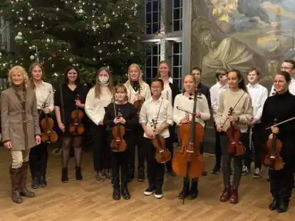 Das Jugendorchester Wilhelmshaven musizierte auf Schloss G&ouml;dens.