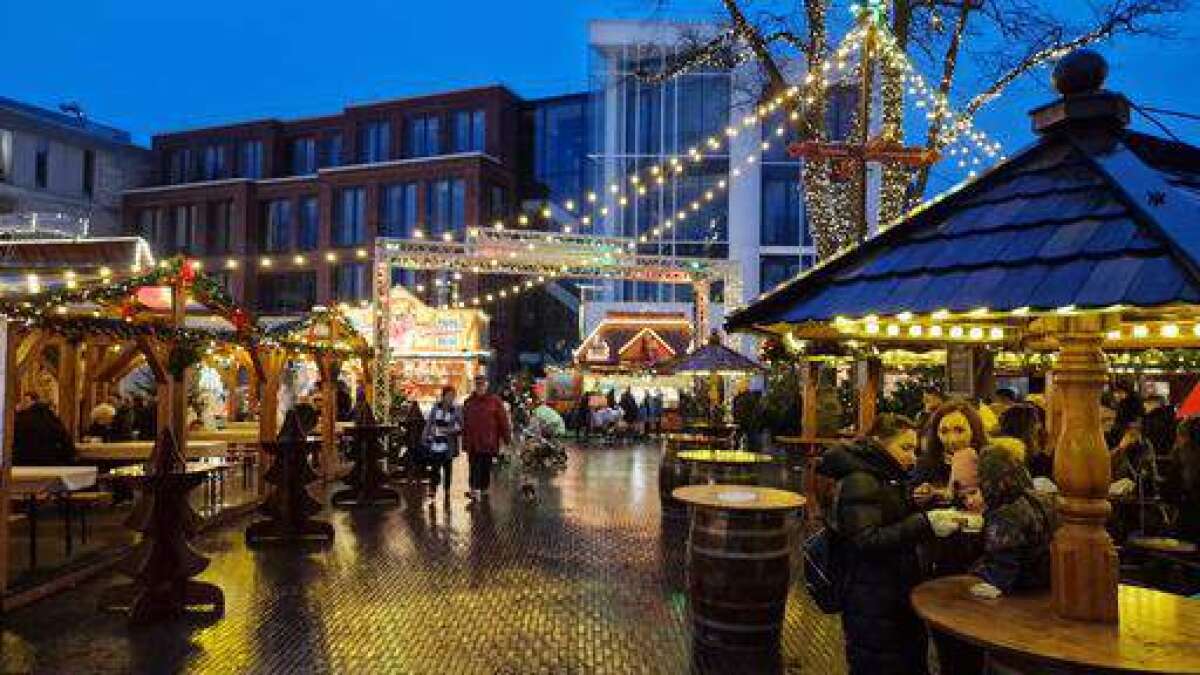 Advent in Leer Endlich wieder Weihnachtsmarkt ohne Pandemieeinschränkungen