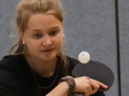 Pia Kayser vom SV Molbergen gewann ein Spiel knapp im f&uuml;nften Satz.