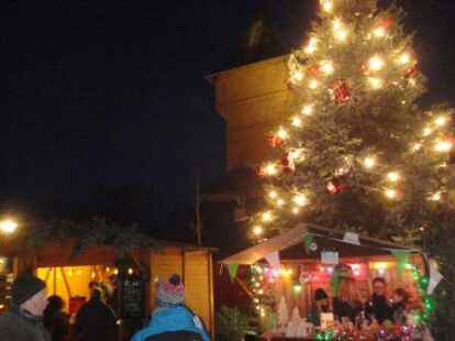 Natürlich wird auch in diesem Jahr ein geschmückter Tannenbaum den Augustfehner Weihnachtsmarkt zieren.