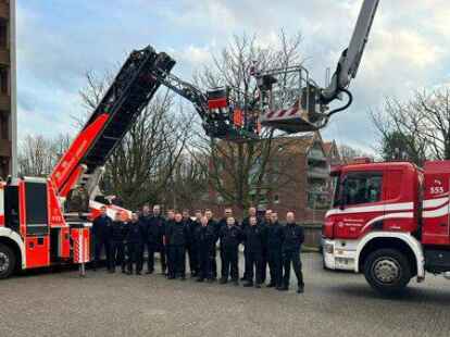 Lehrgang Abgeschlossen: Feuerwehr Emden Und VW Werkfeuerwehr ...