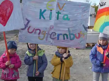Vorfreude bei den Kleinen: Vor rund vier Wochen wurde der Grundstein f&uuml;r die neue Kita-Jungfernbusch gelegt.