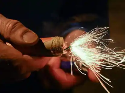 350 Tonnen illegale hochexplosive Feuerwerksk&ouml;rper konnte die Polizei in Niedersachsen, NRW und den Niederlanden feststellen.