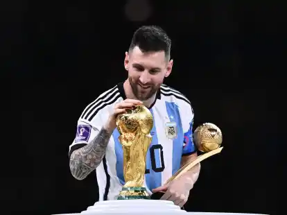 Lionel Messi hat sich entschieden, doch noch in der Nationalmannschaft zu bleiben.