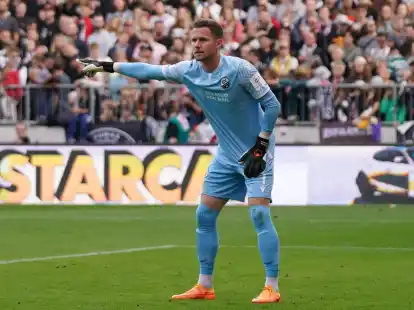 Sandhausens Torwart Patrick Drewes hat seinen Vertrag bei den Badenern verl&auml;ngert.
