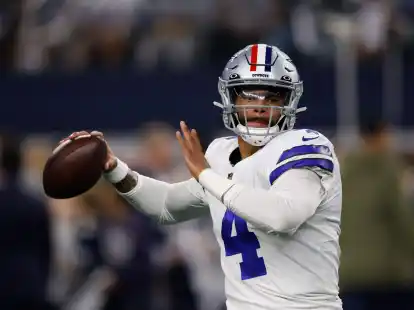 Cowboys-Quarterback Dak Prescott warf gegen Tennessee nach der Pause zwei Touchdown-P&auml;sse.
