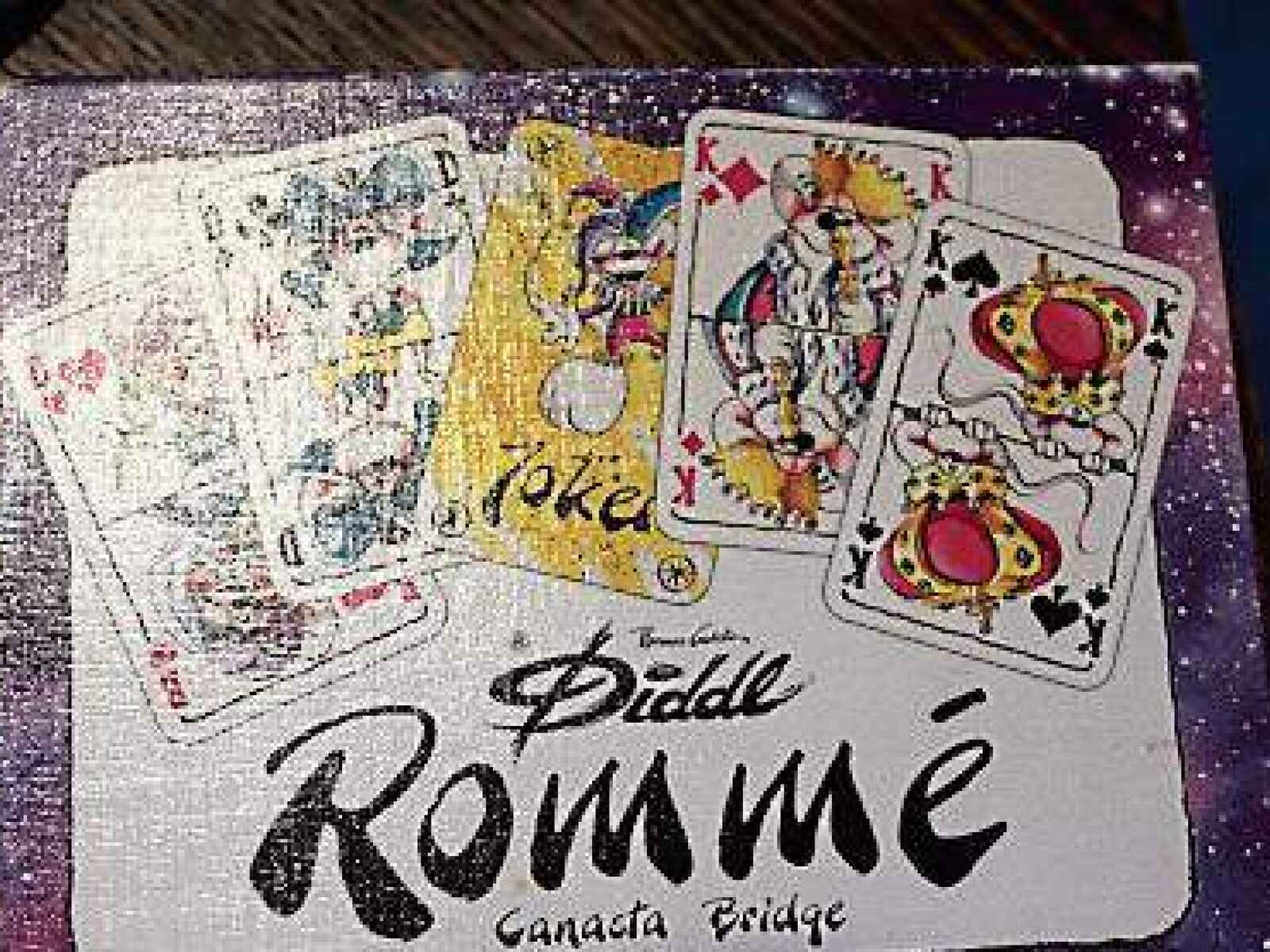 Hooksielerin sammelt Rommé Kartenspiele
