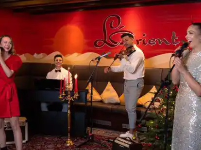 Treten in Oldenburg gemeinsam auf: (von links) Filiz-Sofie, Daniel Hein, Deniz Berkenbusch und Yasemin Berkenbusch.