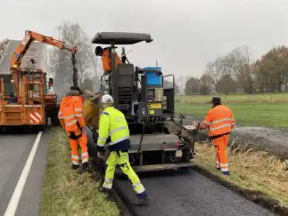 Die Bauarbeiten an der B 211 dauern voraussichtlich bis zum 16. Dezember.