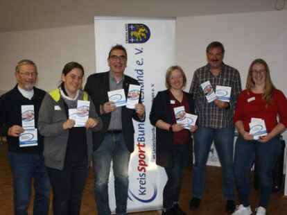 Stellten das Sponsoring-Paket vor: Bernd Crudopf (Vorstand KSB), Daniela Liessmann (Sportreferentin), Landrat Sven Ambrosy, Jenny H&auml;hnel (Sportreferentin), Kai Langer (KSB-Vorsitzender) und  Kristina Klattenberg.