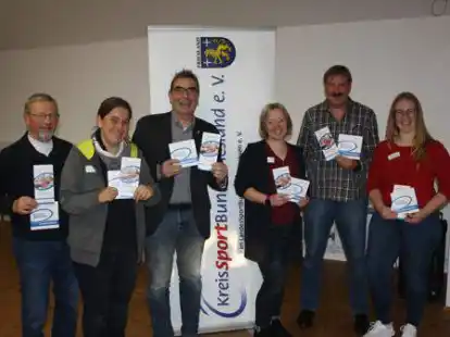 Stellten das Sponsoring-Paket vor: Bernd Crudopf (Vorstand KSB), Daniela Liessmann (Sportreferentin), Landrat Sven Ambrosy, Jenny H&auml;hnel (Sportreferentin), Kai Langer (KSB-Vorsitzender) und  Kristina Klattenberg.