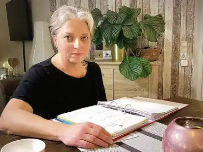 Am 10. Dezember 2021 verlor Monika Anderka aufgrund einer f&uuml;rchterlichen Tat ihre Tochter. Seitdem kann die Mutter aus Bunde nur eines: funktionieren.