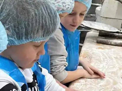 Bekamen einen Einblick in die Meisterb&auml;ckerei Bohne: Kinder der Christophorus-Grundschule aus Bad Zwischenahn.