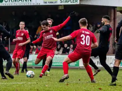 Th&uuml;les Jan-Ole Rahenbrock zieht ab. Er traf am Sonntag gleich zweimal ins Petersdorfer Tor.