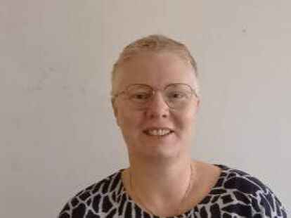 Kerstin Snakker: &bdquo;Dies k&ouml;nnen wir mit den Kapazit&auml;ten in der Nordseehalle und der Barenburgschule schaffen.&ldquo; Bild: Ute Lipperheide