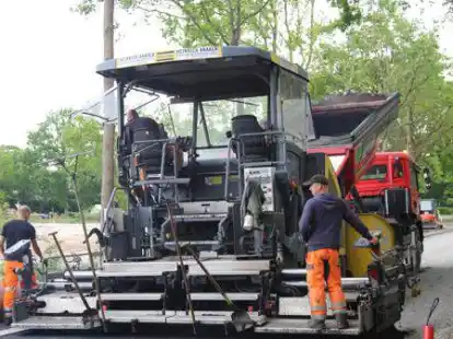 Wenn Stra&szlig;en erneuert werden, m&uuml;ssen in vielen Kommunen die Anlieger einen Teil der Kosten tragen. Dabei kommt es darauf an, welche Funktion die Stra&szlig;e hat.