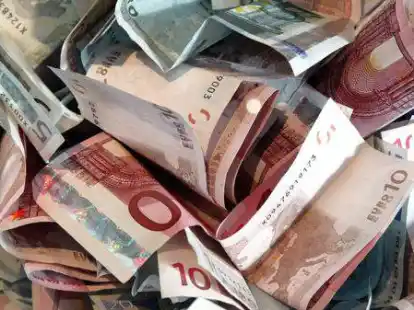 Einen Haufen Geld bekommt Emden noch einmal vom Land als Ausgleich. Doch im Emder Rat schaut man mit Bangen in die Zukunft.