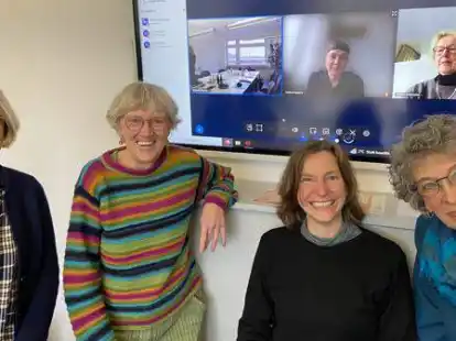 Haben ihre Wahl  getroffen:  ( hinten von links) Gesine Geppert und Ursula Biermann, (vorne von links) Karin Kleinefeld, Gabriele Beckmann,  Melanie Blinzler (moderierte die Sitzung) und Altje Hasche.